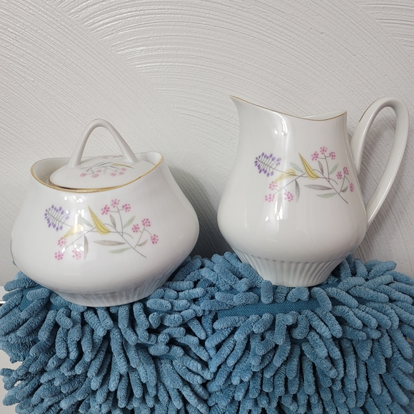 Bavaria Other - RARE. Bavaria Fine China Sugar and Creamer with Lid. Floral, White with Gold Set